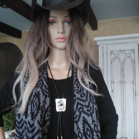 Tribal print vest - Picture 2 of 5